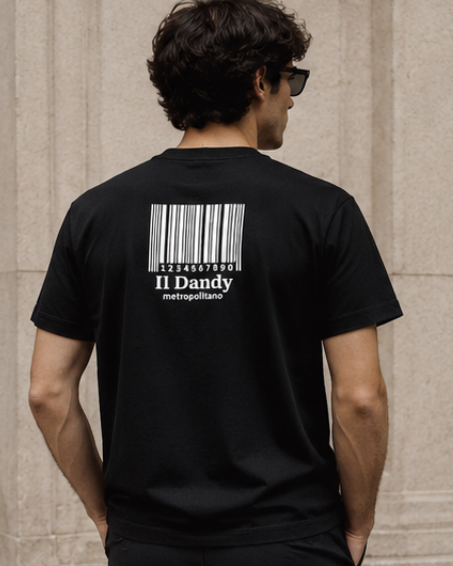 T-shirt Uomo Nera "Il Dandy Metropolitano" con Grafica Barcode Bianco