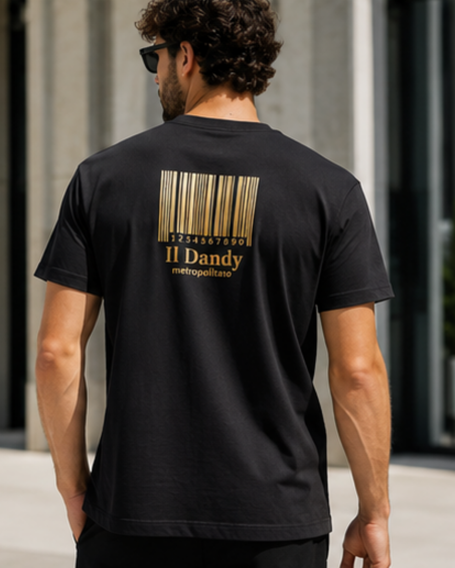 T-shirt Uomo Nera "Il Dandy Metropolitano" con Grafica Barcode Oro