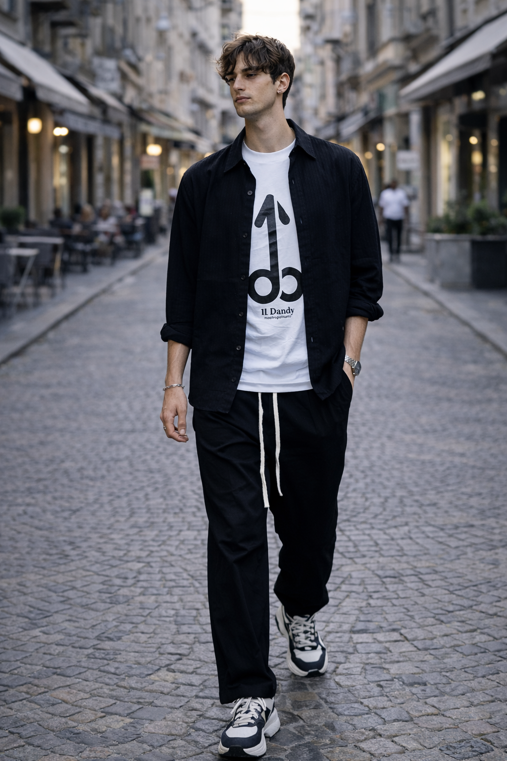 T-Shirt Bianca con Logo Nero “Il Dandy Metropolitano” – Eleganza Urban Essential